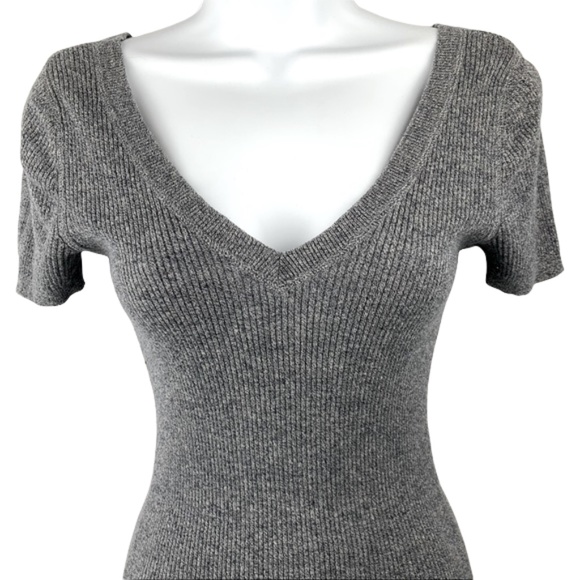 Mossimo Supply Co. Tops - Mossimo Supply Co RN17730 Heather Grey V-neck Short Sleeve T-shirt - Size Medium